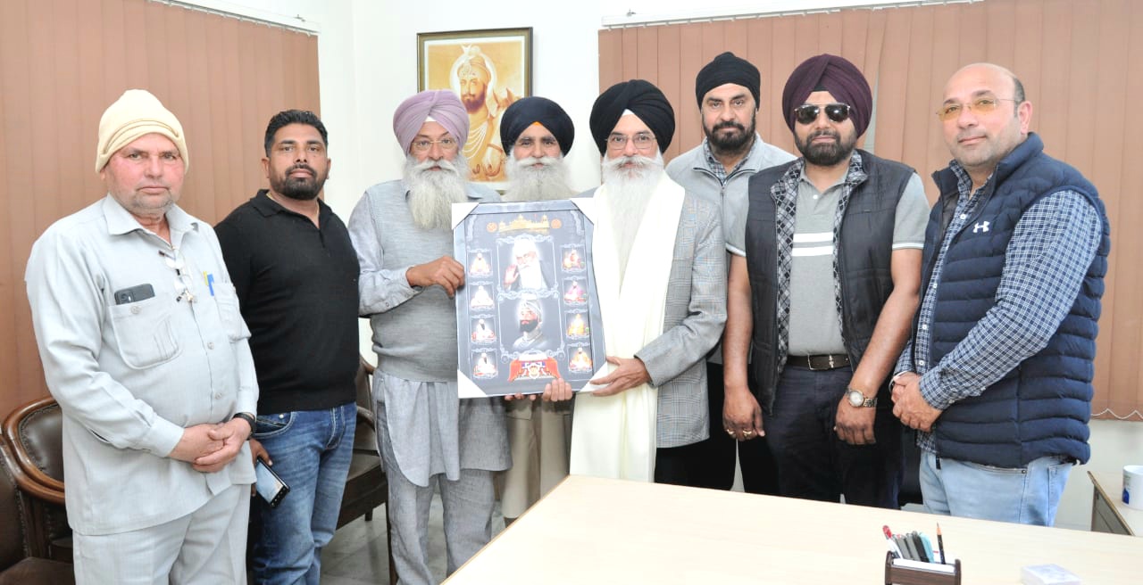 Dr. Kulwinder Singh Dhahan President Guru Nanak Mission Medical and Educational Trust honored by social workers